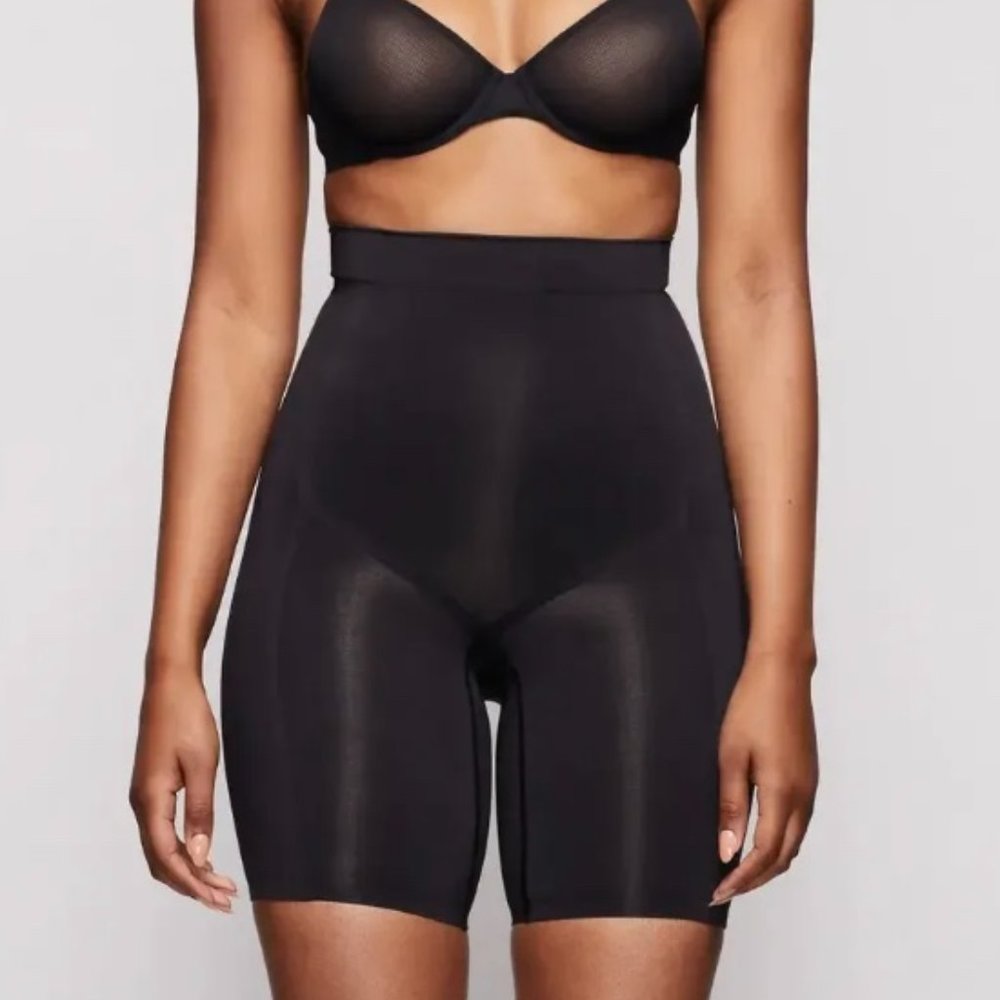 SKIMS HIGH WAISTED BONDED SHORTS ONYX
